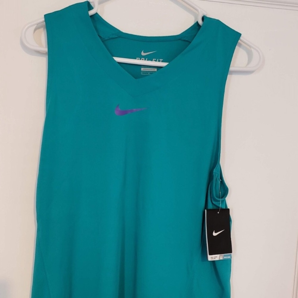 NWT Nike Men’s Tank Top / M / Dri-Fit / Basketball